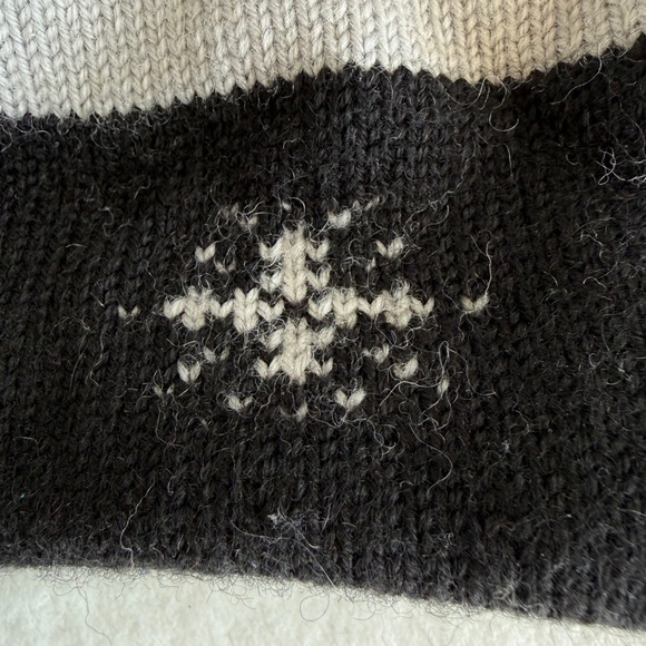 Turtle Fur Beanie Hat with Tassle Gray Black Wool Yarn Fleece Lining Gorpe - Picture 6 of 10